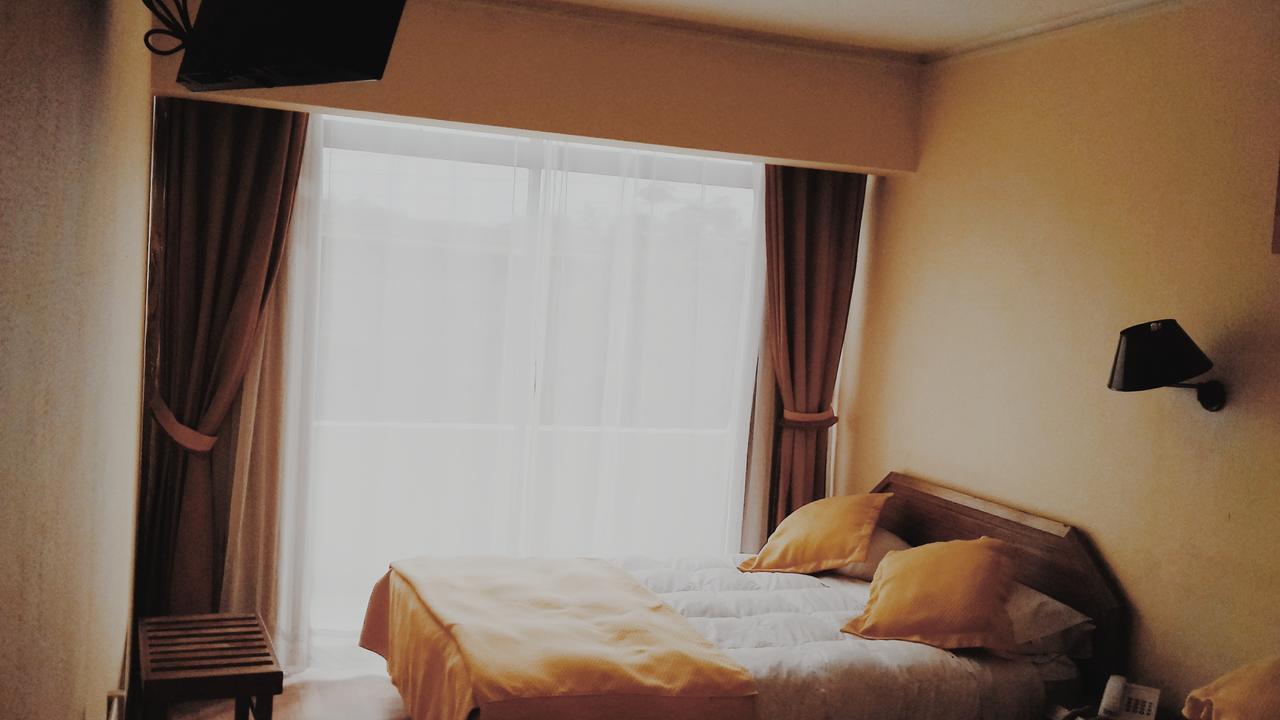 Hotel Plaza לוס אנדס מראה חיצוני תמונה